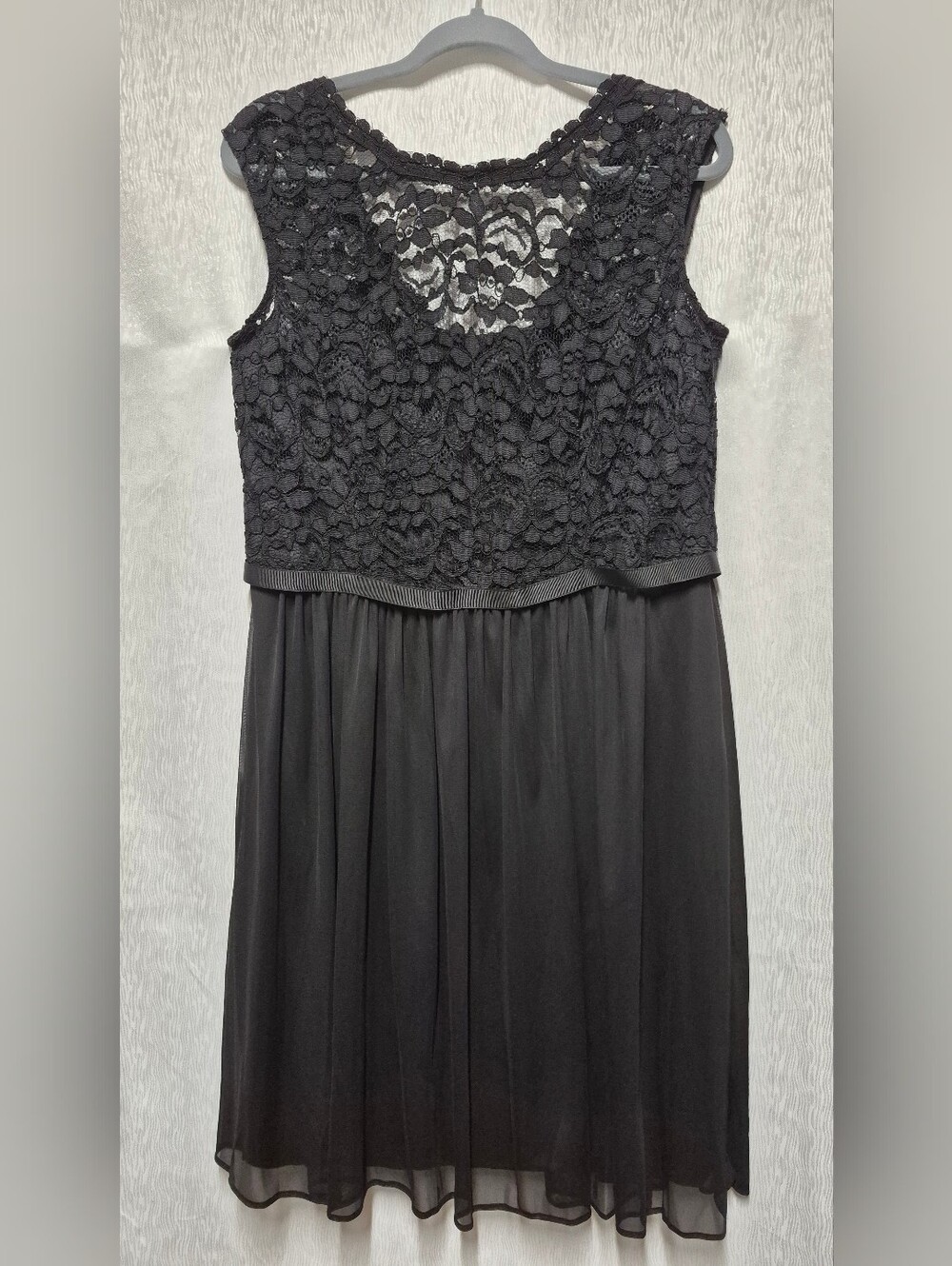 David's Bridal Black Lace Mesh Cocktail Dress Size 14 Like New Formal